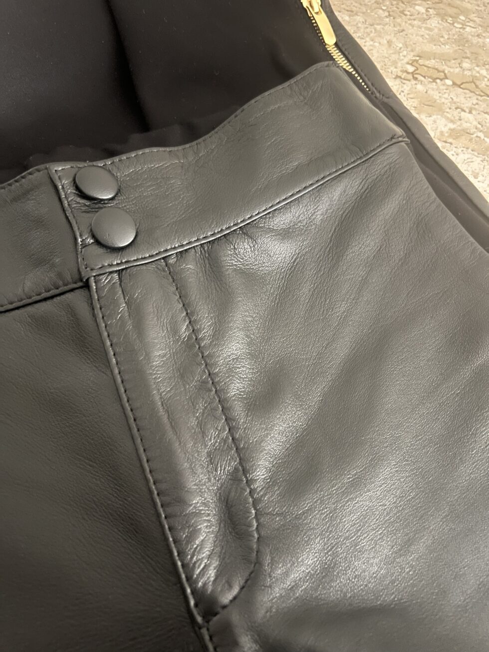 Calça Couro e Malha