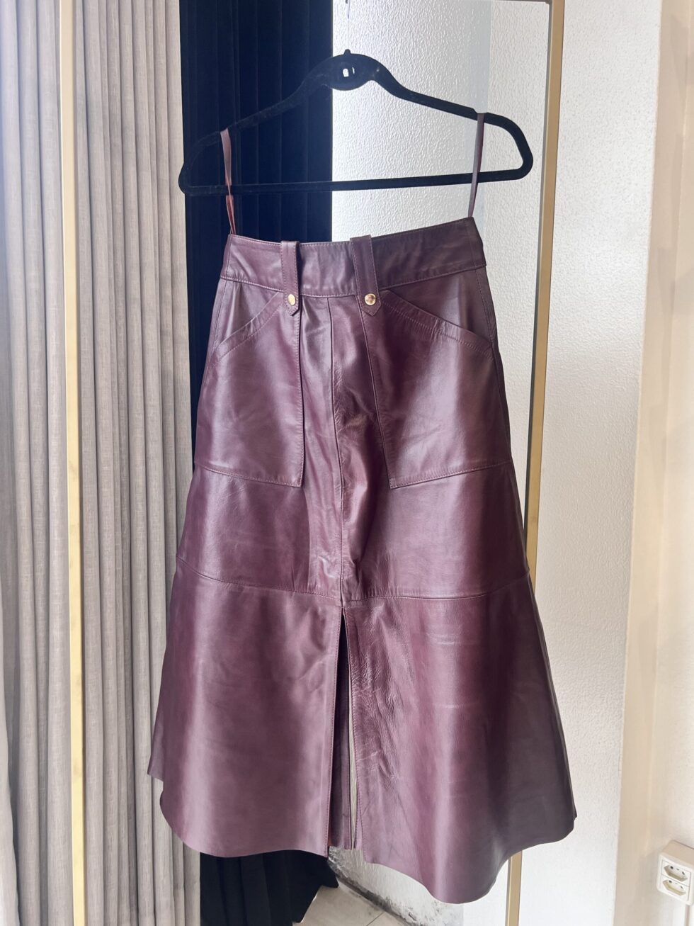 Saia Midi Ilhós e Bolsos - Imagem 3