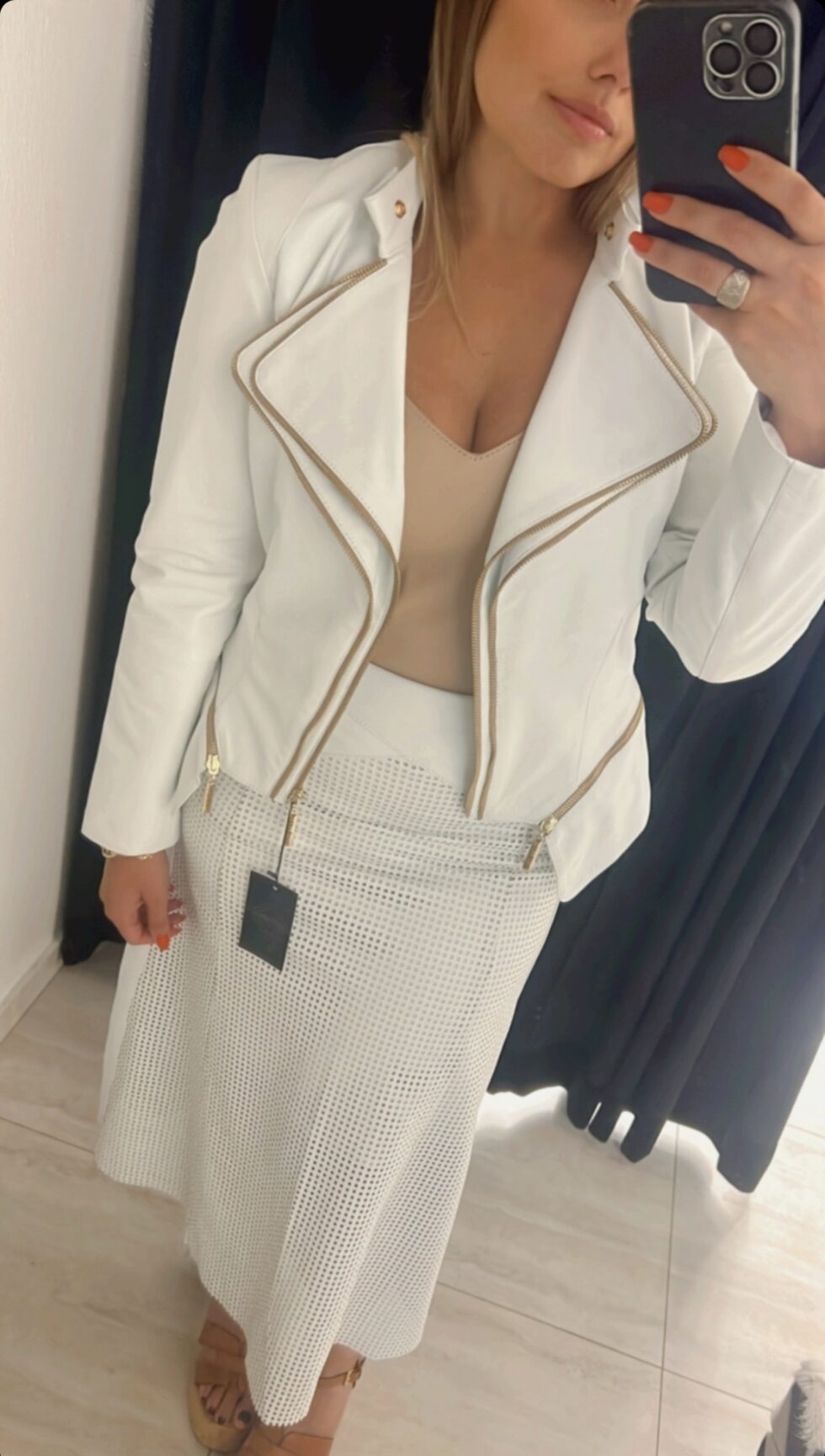 Saia Midi Detalhe Perfuro - Imagem 4