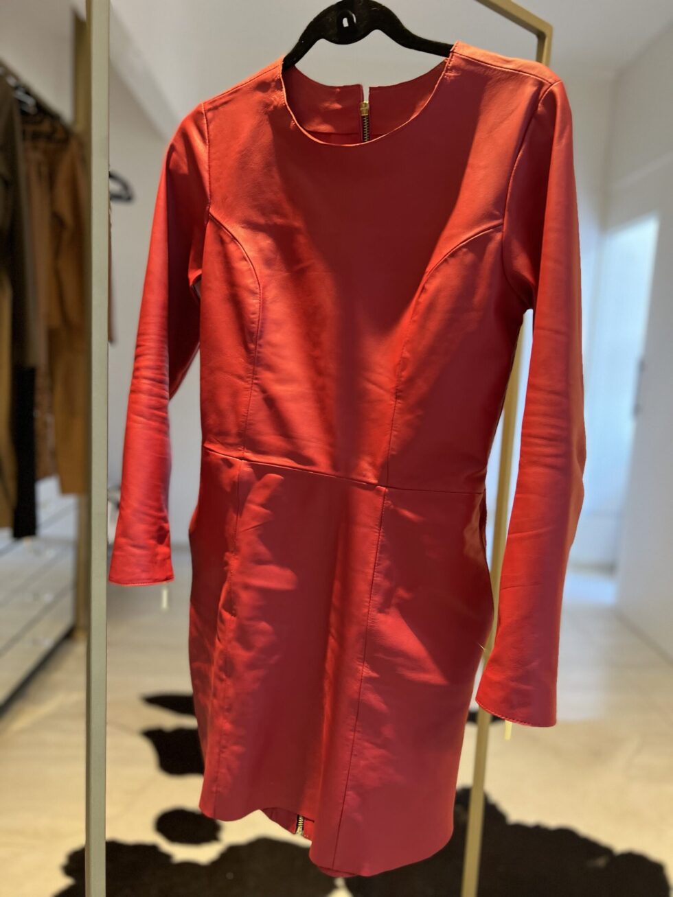 Vestido Curto Manga Longa - Imagem 2