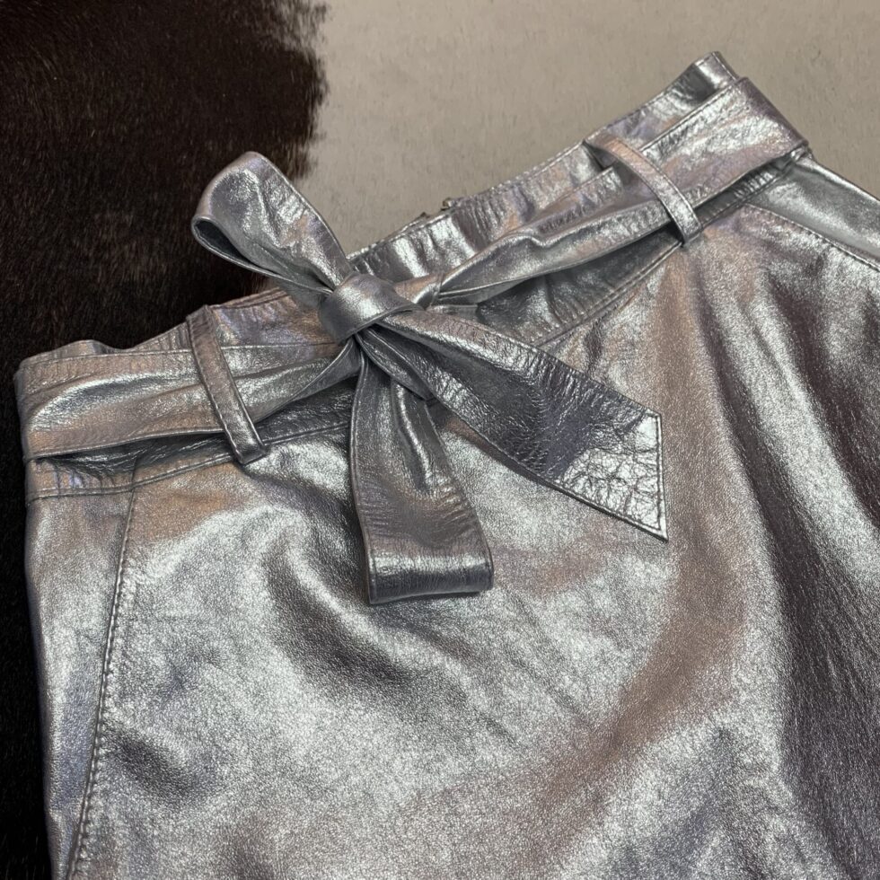 Saia Curta com Bolso Faca e Faixa - Imagem 2