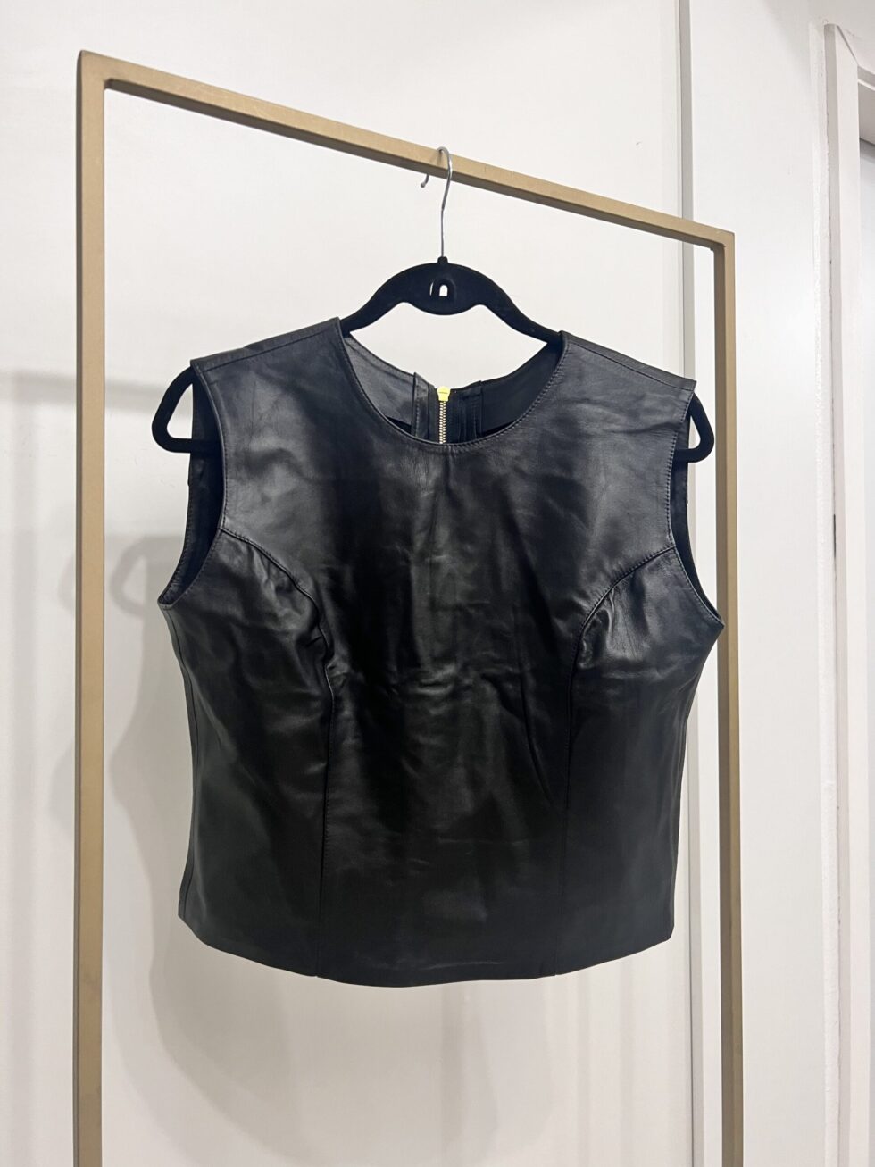 Conjunto Cropped Regata e Saia Midi Tradicional Preto - Imagem 2