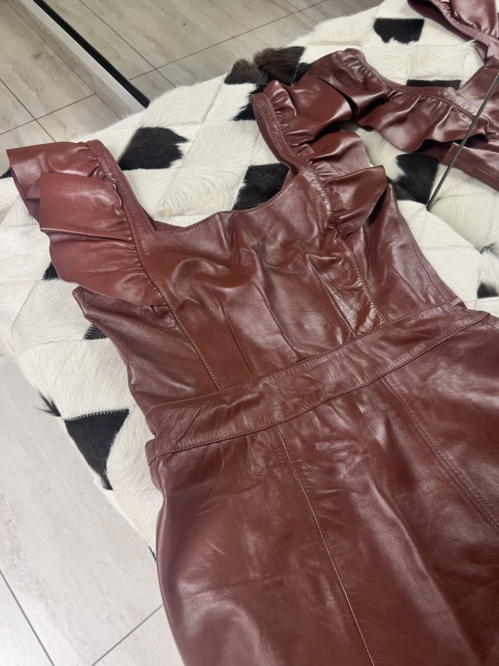 Vestido Curto Detalhe Babados I - Imagem 2