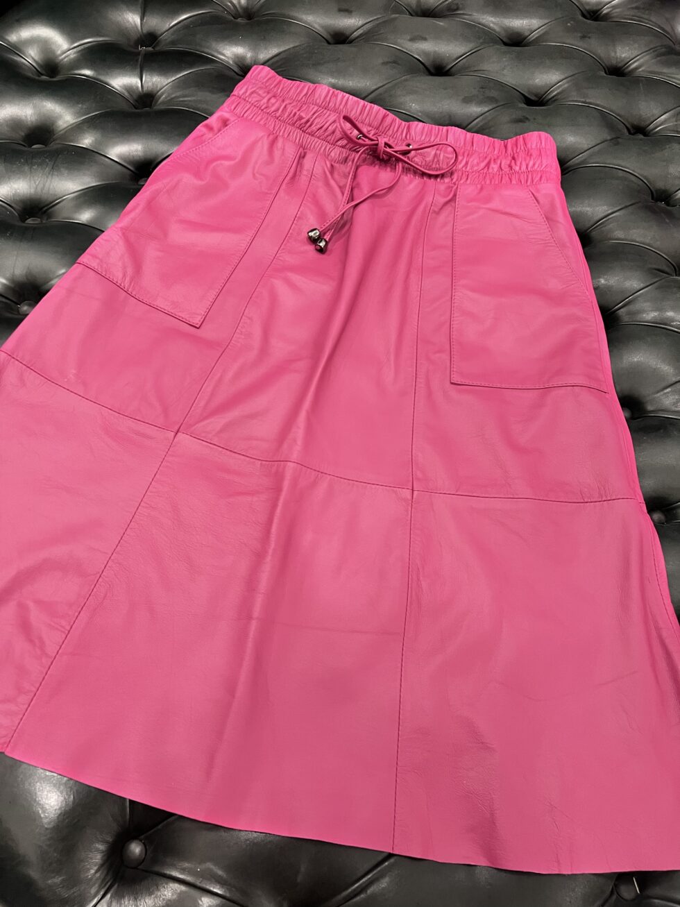 Saia Midi com Cós Elástico