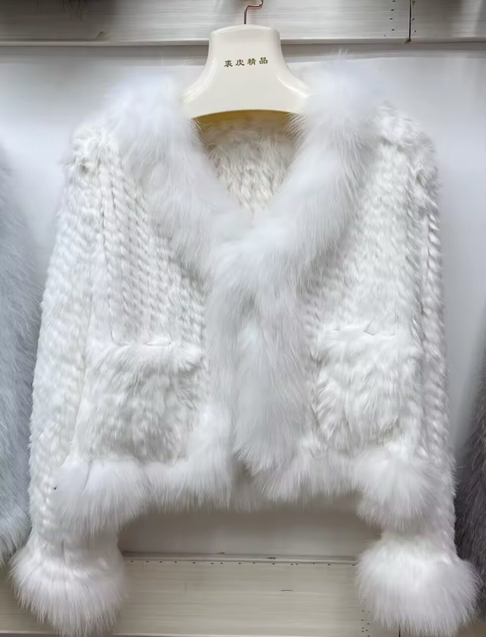 Casaco de Pele com Mini Bolsos - Imagem 2