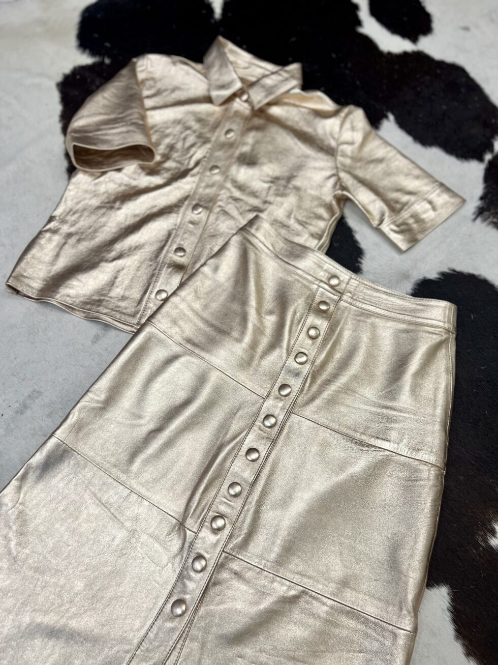 Conjunto Casaqueto Manga Curta e Saia Midi Botoes - Imagem 2