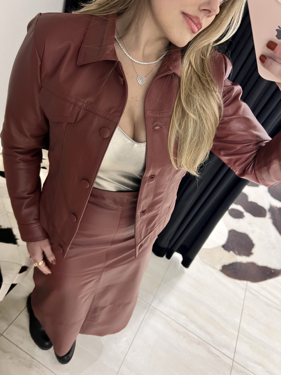 Conjunto Jaqueta Modelo Jeans e Saia Midi Fenda Frontal - Imagem 2