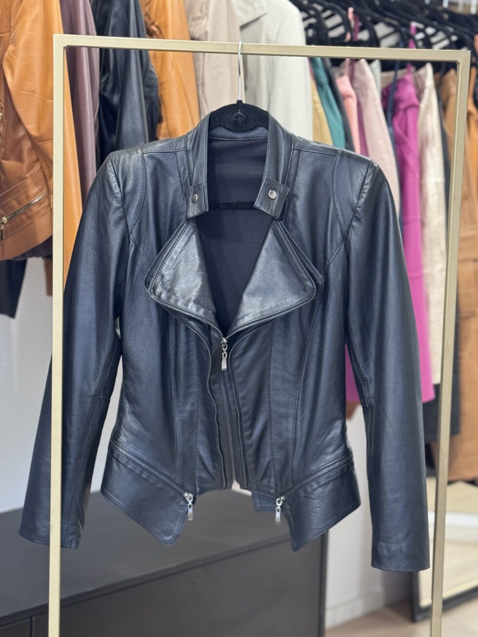 Jaqueta Corselet Preta - M (metais pretos)