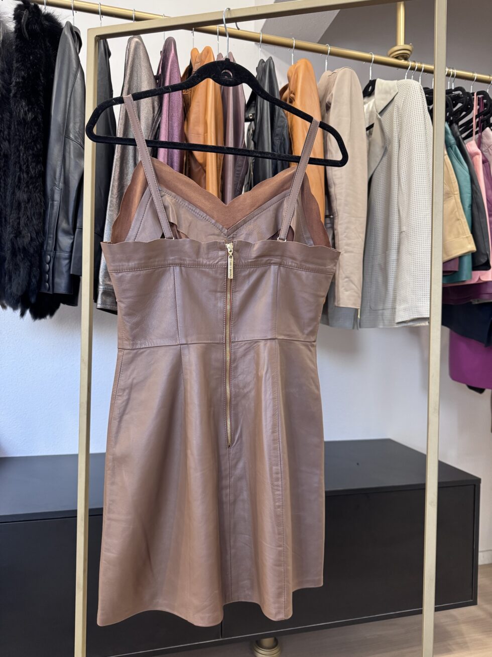 Vestido Curto Caramelo - 40 - Imagem 2