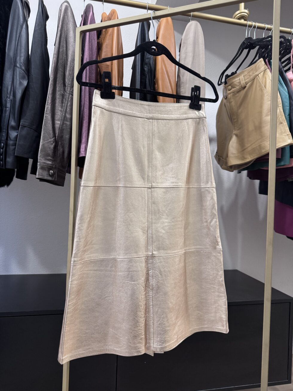 Saia midi Dourada - P - Imagem 2