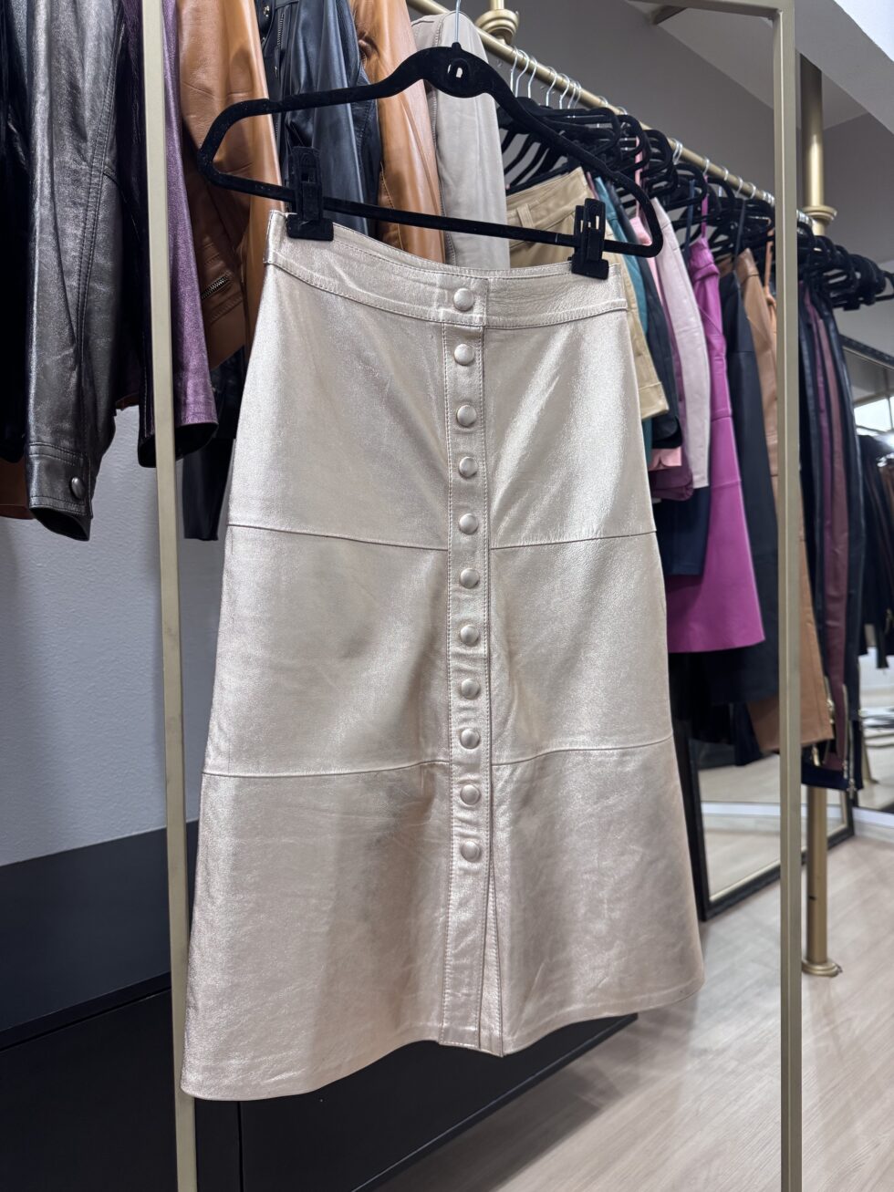 Saia midi Dourada - P